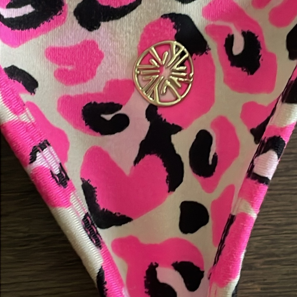 Lilly Pulitzer Pink UPF 50+ Luxletic Lindsay Sports Bra - Size XS - Picture 5 of 7